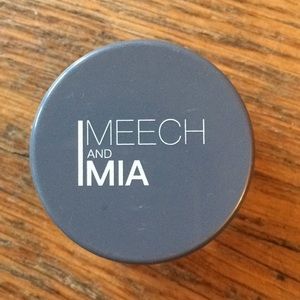 Meech & Mia eyeshadow in Purple